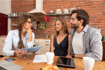 Selling Your House with a Real Estate Professional Is Essential. Here is Why.