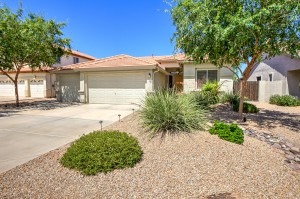 1138 S Portland Ave Gilbert Arizona | Greenfield Lakes Home For Sale