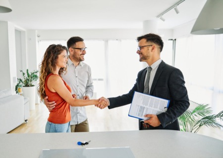The Value of a Real Estate Agent: 7 Compelling Reasons to Choose an Expert when Buying a House