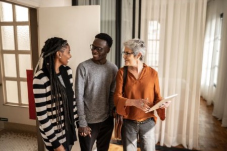 A Real Estate Agent Helps Take the Fear Out of the Market