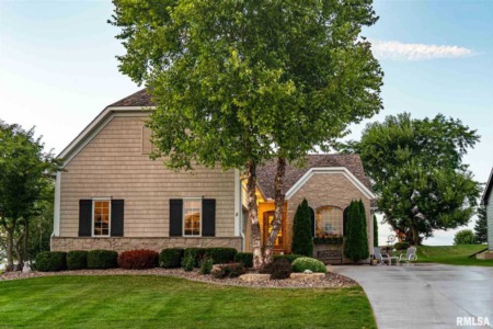Luxury Homes for Sale in LeClaire, Iowa