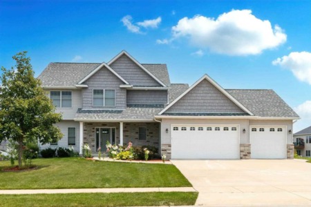 Rich Bassford Has Beautiful Bettendorf Homes for Sale