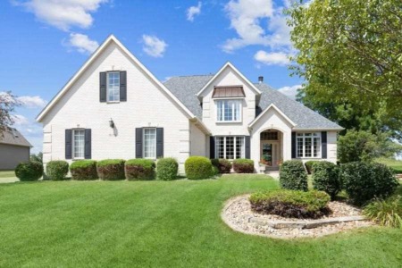 The Bassford Team Sells Sensational QC Homes