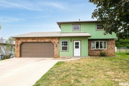 Pair Up with The Bassford Team to Find the QC Property of Your Dreams