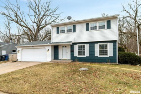Check Out These Beautiful Moline Homes That Are Move-In Ready!