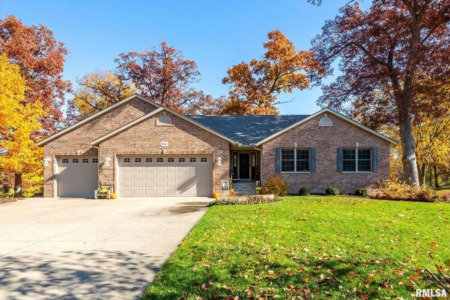Buying a New Quad City Home Before Winter