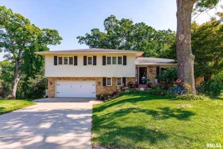 Keep That Resolution to Buy a New Quad City House!