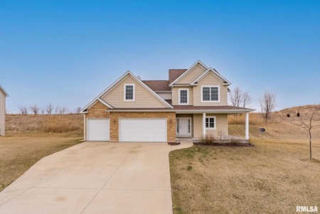 Lovely Homes for Sale in LeClaire, Iowa