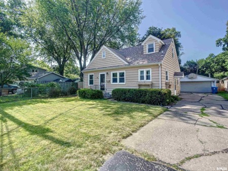 Monday Morning Homes for Sale in the Quad Cities