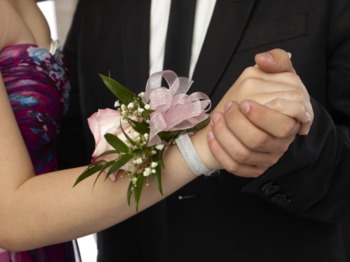Where to Find Prom Essentials in Indy
