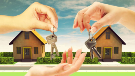 Expert Tips for Buying and Selling a House at the Same Time 