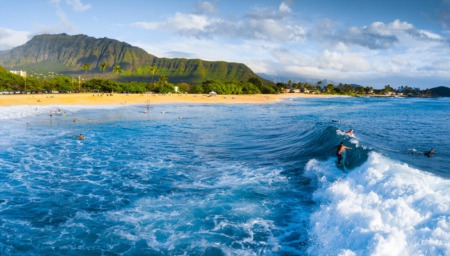 Best Neighborhoods for Surfing on Oahu