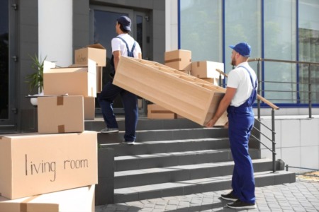 The Pros and Cons of Hiring a Moving Company