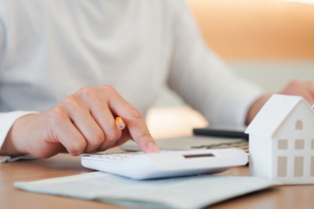 Refinancing Checklist: Should You Refinance Your Mortgage This Year?