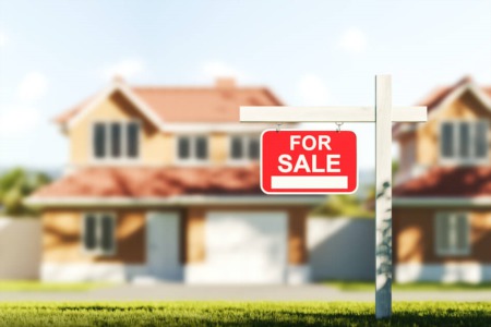 Pros & Cons of Selling Your Big House and Downsizing