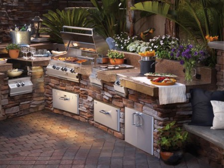 25 Backyard BBQ Outdoor Kitchen Looks that will Light Up Your Grill!