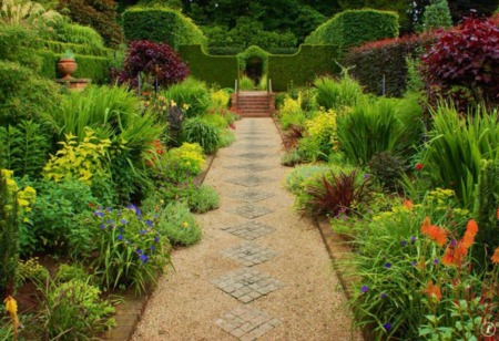 25 Beautiful Ideas for Garden Paths