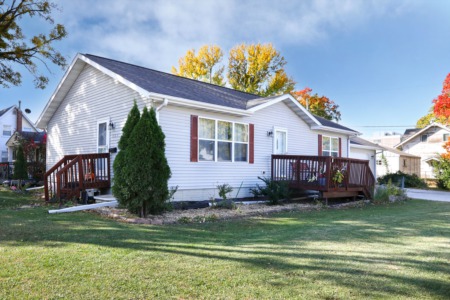 Great opportunity to add your own personal touches to this ranch home
