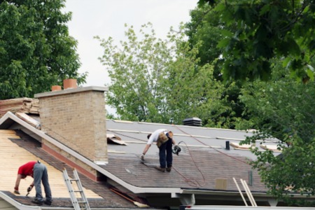 9 Signs It's Time For You To Get a New Roof
