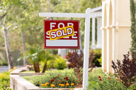 Tips and Tricks for Successfully Selling Your Home 