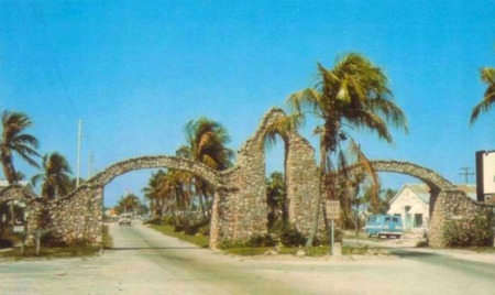 Fort Myers Beach Arches Might be Returning
