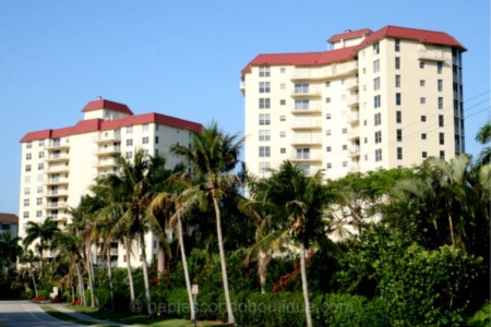 Live On The Beach At Vanderbilt Shores in Naples