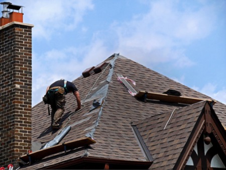Roofing Problems: Signs It Could Be Time for a Replacement