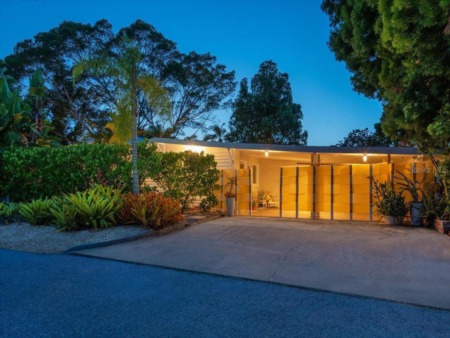 Check Out These 15 Contemporary/Modern Homes For Sale