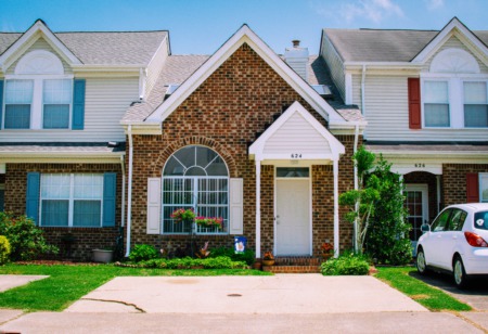5 No-Fail Tips For Choosing Front Door Colors For Brick Houses