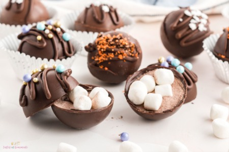Where to buy the BEST Hot Chocolate Bombs in Calgary for the Christmas Season! 