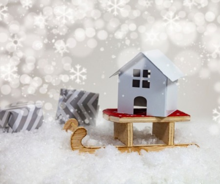 Pros & Cons of Listing Your Home in the Winter
