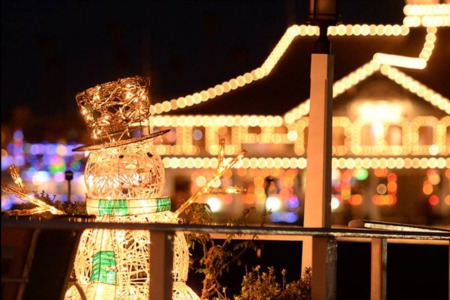 You're Invited to the Newport Beach Christmas Boat Parade