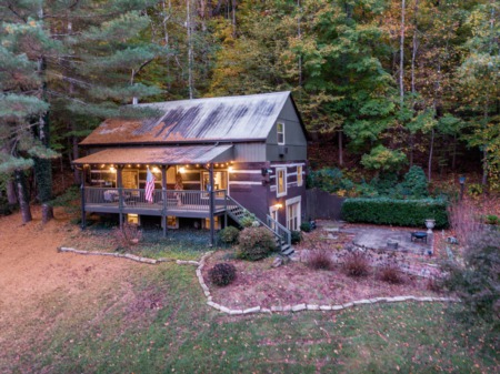 Discover a Vibey and Funky Cabin for Sale in Nashville, TN - 8624 Griffith Rd