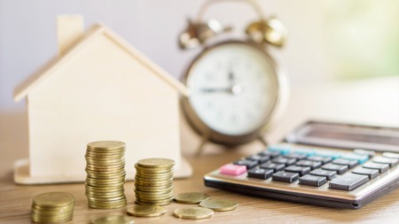 How can I save money when selling a home in the Chicago suburbs?