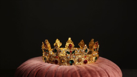 2023 Design Trends: Royal Aspirations