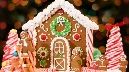 Sandy Selects: Scrumptious Gingerbread Recipes for the Taste of Christmastime! 