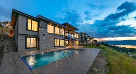 Buying a House in Kelowna? Here are 10 Reasons why you should!