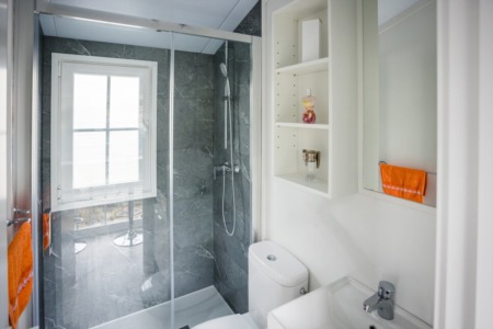 8 Great Ways to Make a Smaller Bathroom Feel Large and Luxurious