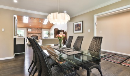 Upgrade your Dining Room Decor with Simple Elegance