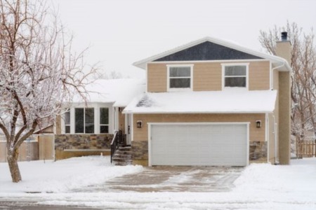 Smart Winter Curb Appeal Enhances Calgary Real Estate Listings