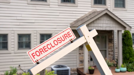 What You Need To Know About Buying A Foreclosed Home in Fort Myers