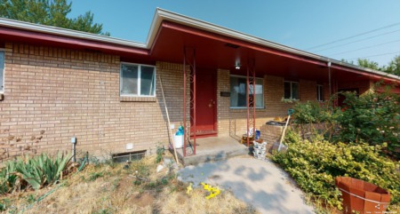 Should I Buy a Home in Foreclosure?