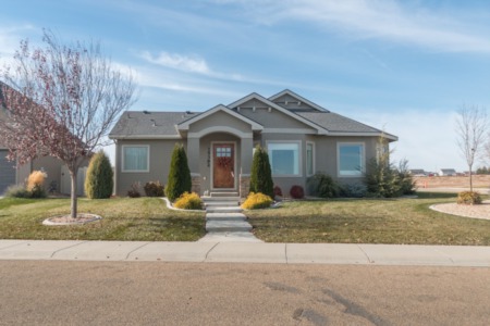 Want to Buy A Home? Start by Following These 4 Important Steps