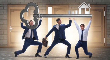 What Is the Difference Between a Broker and Real Estate Agent?
