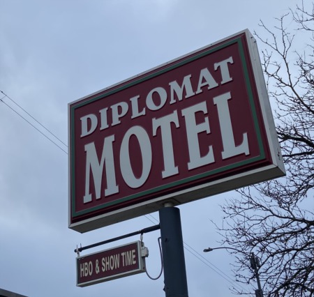 Road Trips, Drug Deals, and Magic Fingers Beds: Chicago History of Lincoln Avenue's Motel Row