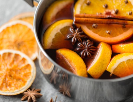 The Scent of the Season: DIY Winter Home Fragrances for a Thanksgiving Vibe