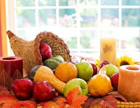 Thanksgiving Ideas for Centerpieces, Place Settings and Wreaths