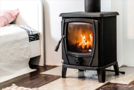The Pros and Cons of a Wood Burning Stove 