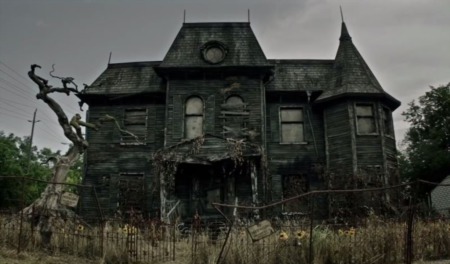 Buying a Haunted House: Everything You Need to Know About Buying a Spooky New Home