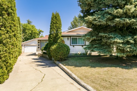 Real Estate Crush | Remarkable Morinville Bungalow